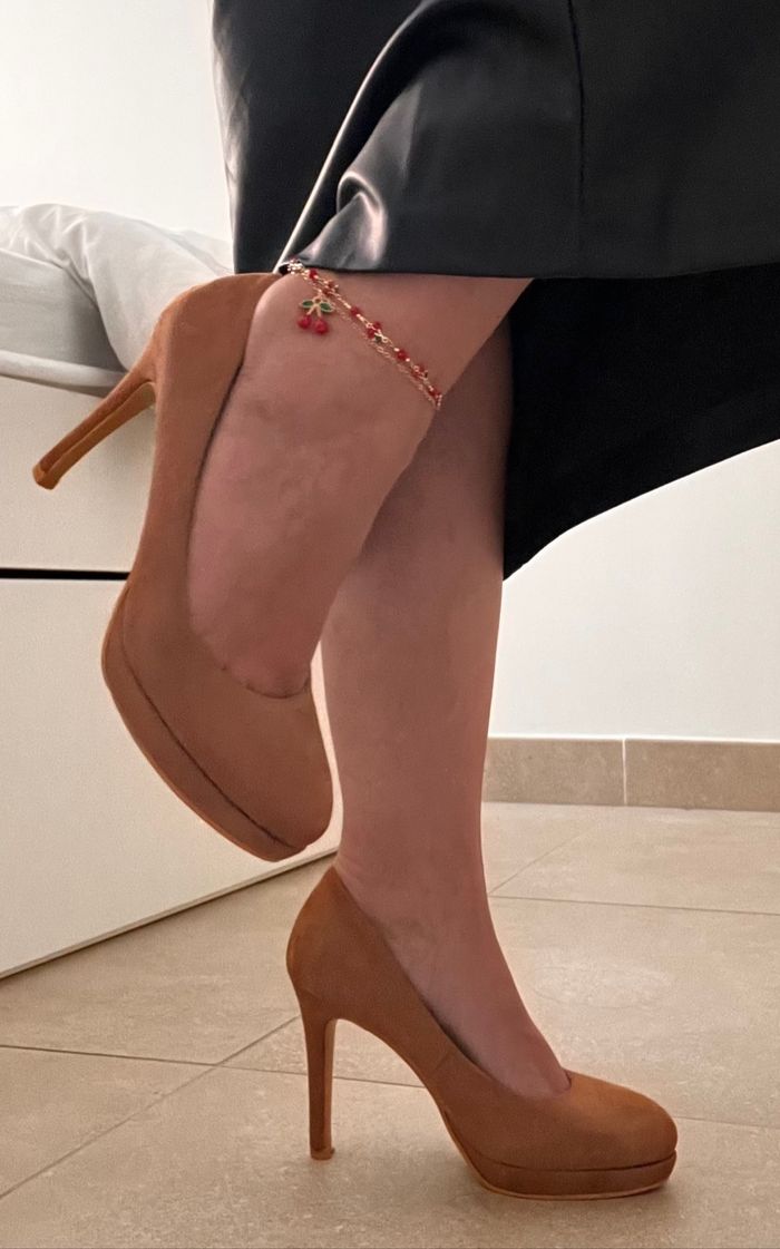 Escarpin daim beige taille - 37 - bon état. - photo numéro 2
