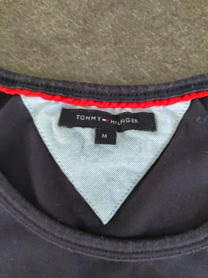 Tee-shirt manches longues Taille M Bleu marine Tommy Hilfiger Excellent état - photo numéro 2