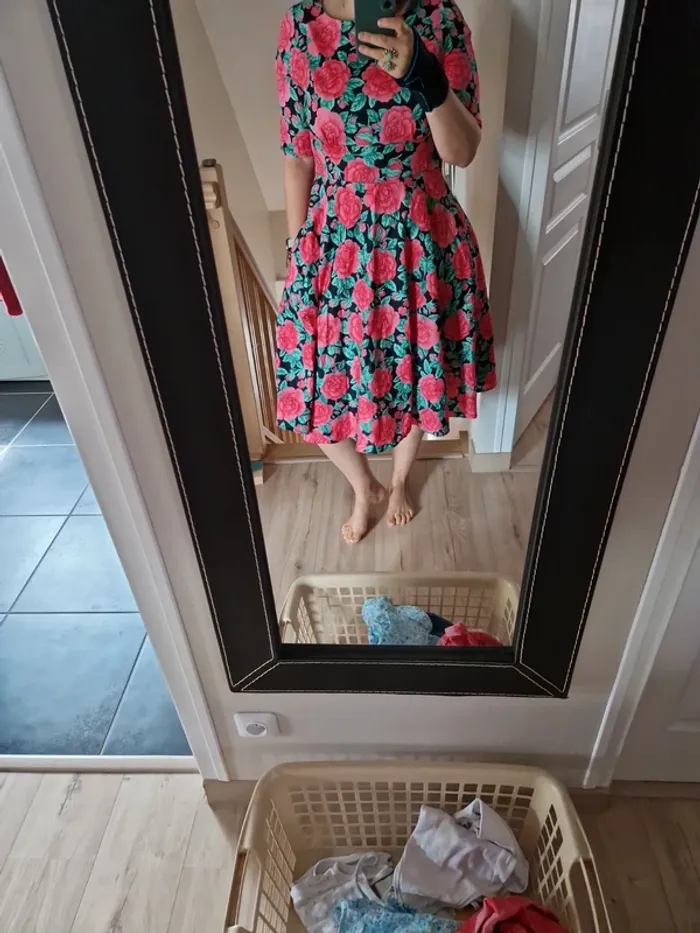Superbe robe Fleurie hell bunny taille l - photo numéro 4