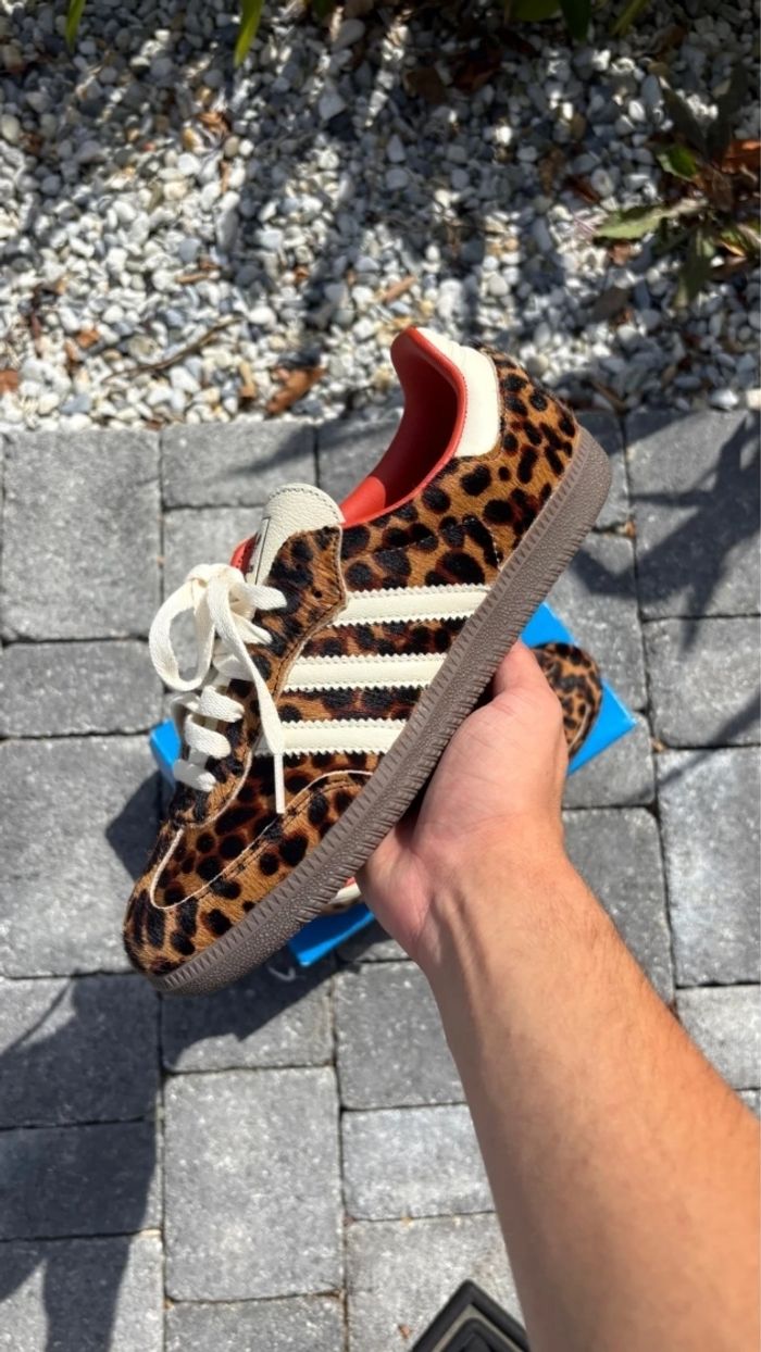 Adidas Samba OG léopard Rouge  Taille 40 - photo numéro 2