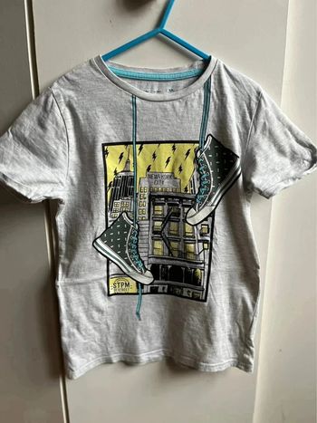T shirt gris gemo taille 8 ans