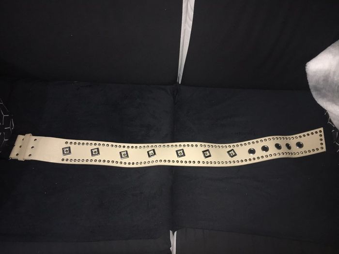 Superbe ceinture cloutée large beige - photo numéro 2
