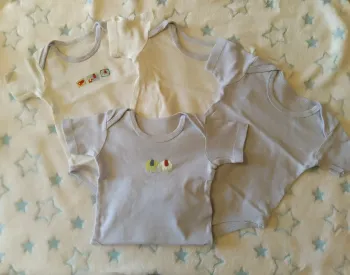 Lot de 4 bodies Tex baby