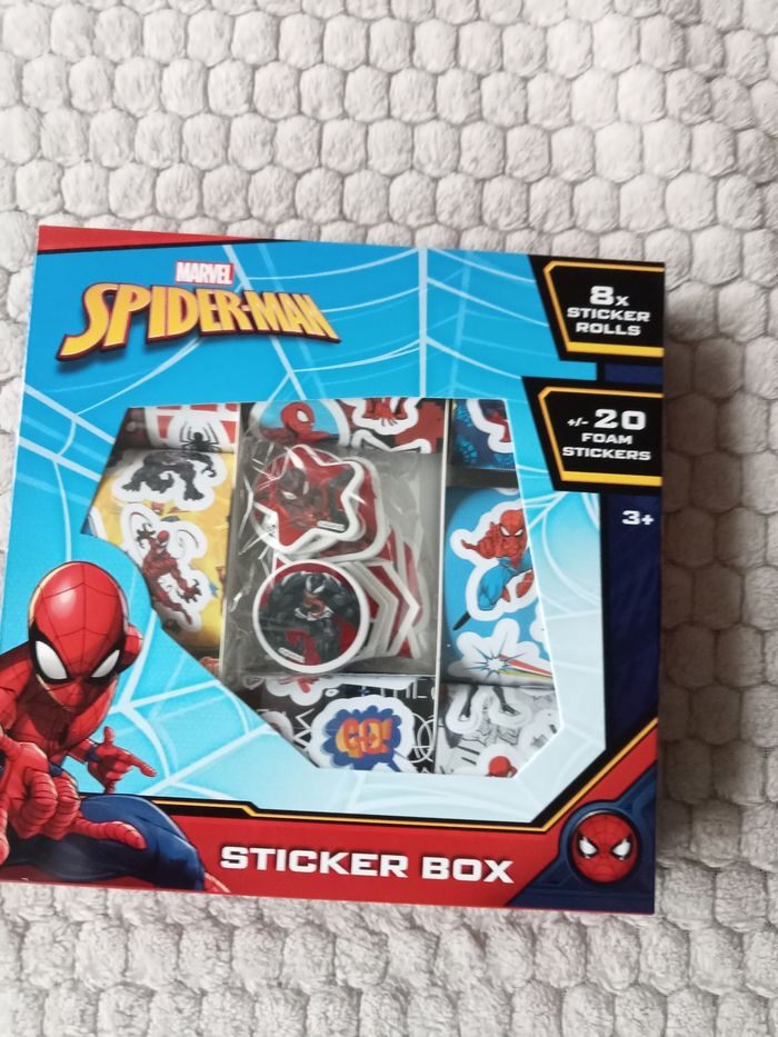 Boite de stickers spiderman