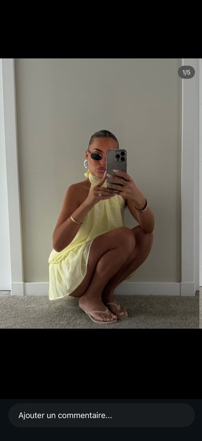 Robe dos nu - photo numéro 2