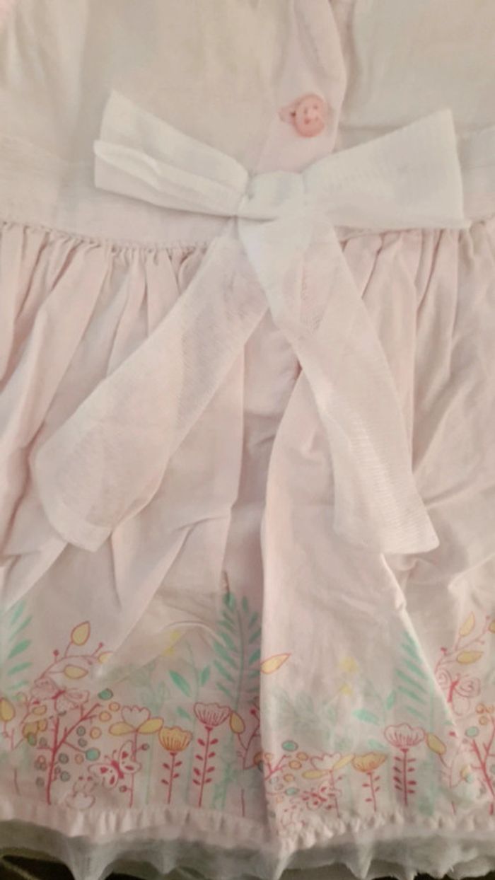 Robe rose avec nœud dans le dos 6 mois en parfait état - photo numéro 2