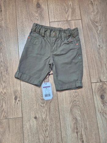 Short sergent major kaki 4 ans état neuf