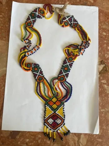 Collier ethnique
