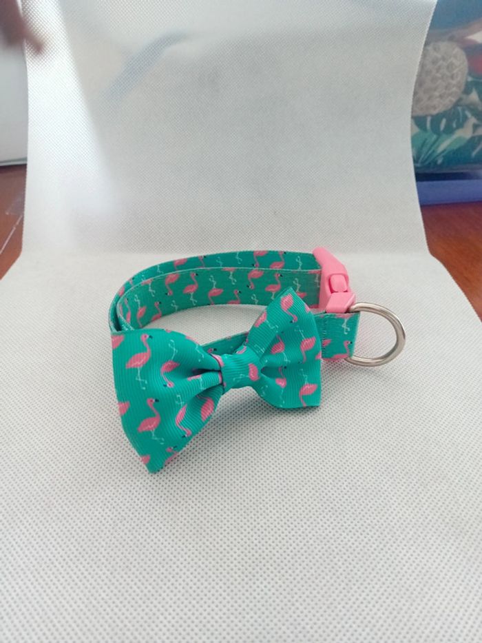 Nœud papillon pour chien flamand rose