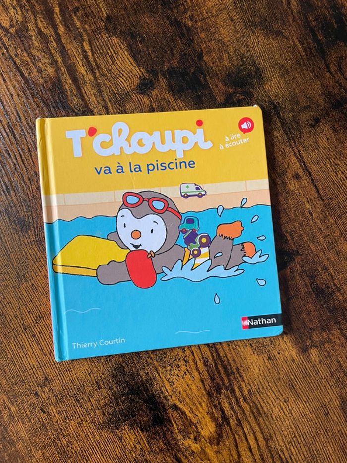 Livre tchoupi va a la piscine