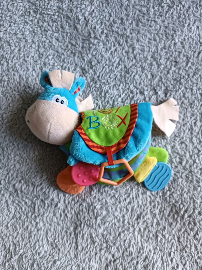 Peluche d’éveil sensorielle âne Bébé – couleurs vives et textures variées - photo numéro 2