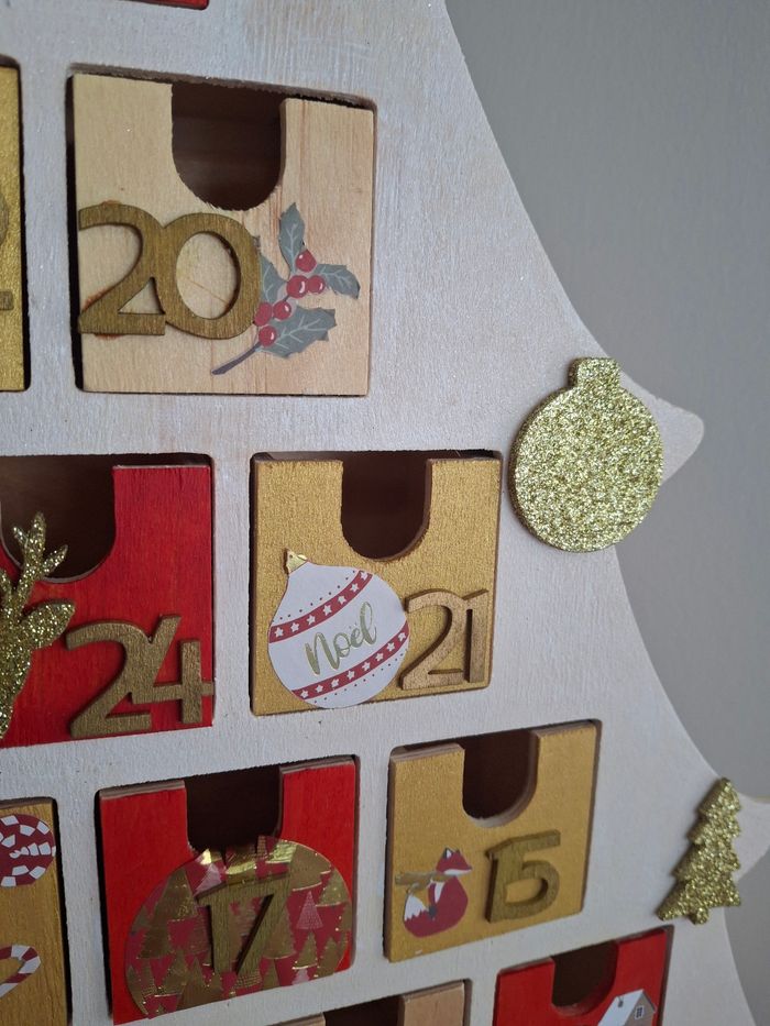 Calendrier de l’avent en bois forme sapin – fait main - photo numéro 3