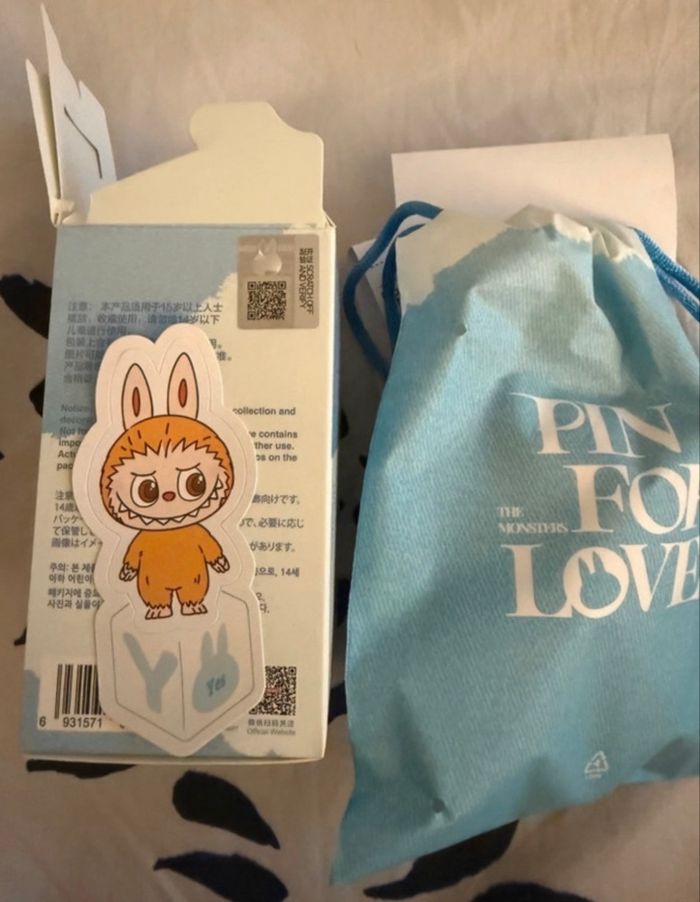 Popmart - labubu pin for love - original - Lettre Y - photo numéro 2