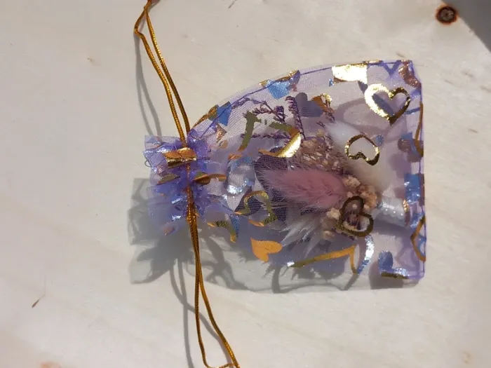 Barrettes en fleurs sechees à offrir - photo numéro 3