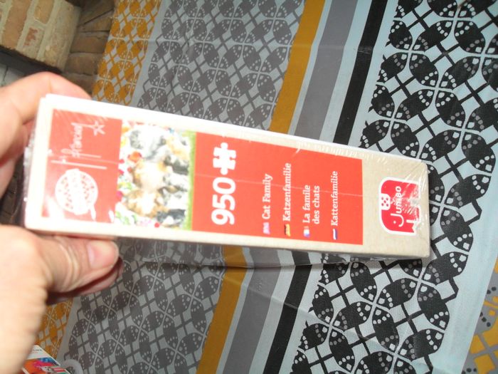 puzzle 950 pièces "la famille chats" marque Jumbo - photo numéro 3