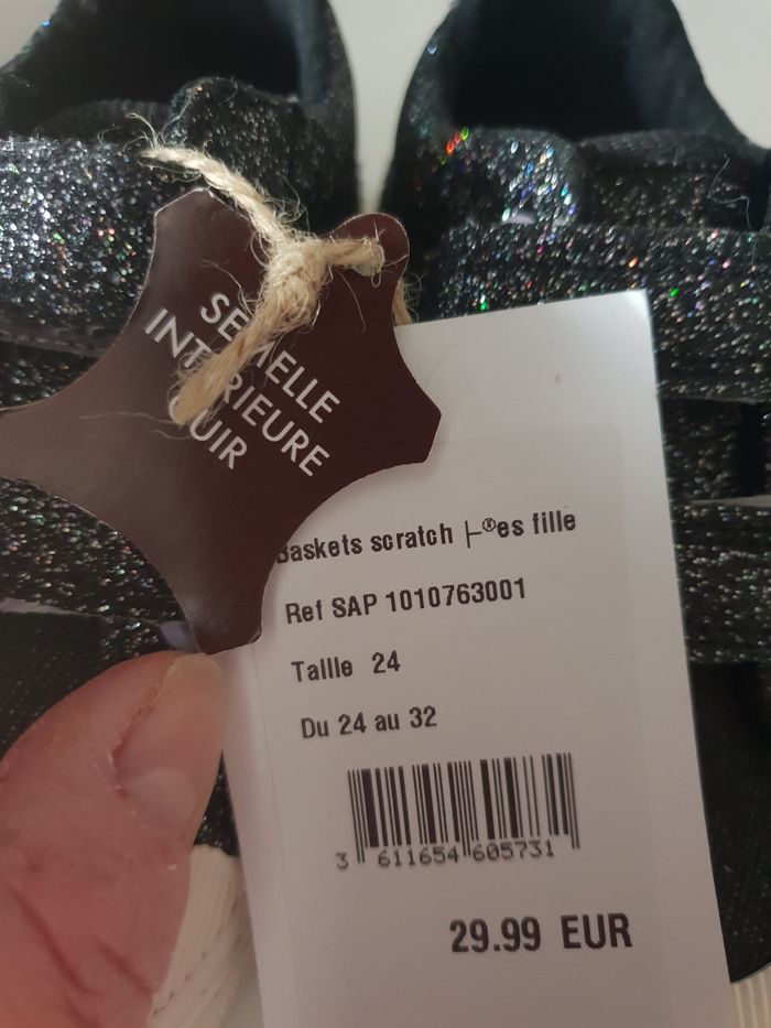 Chaussures Vertbaudet NEUVES - photo numéro 2