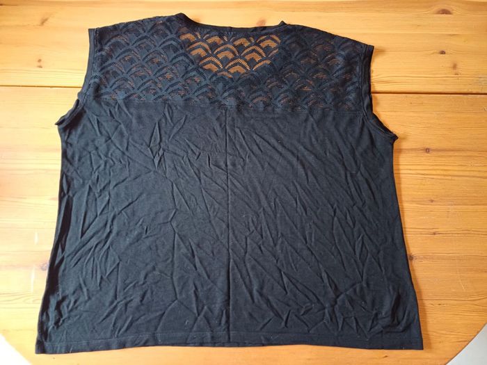 Tee-shirt dentelle - photo numéro 2