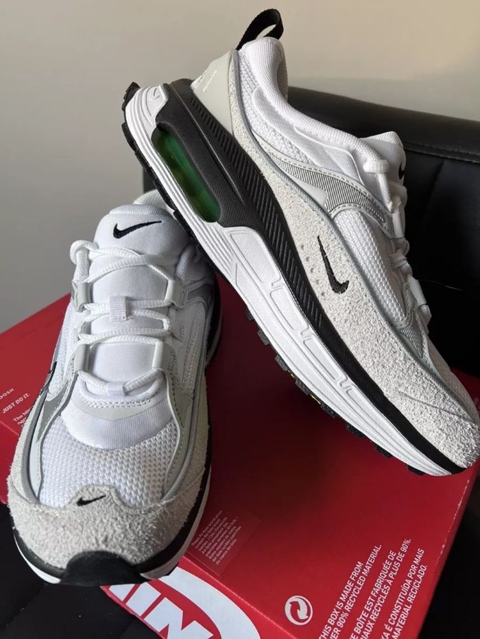 Baskets chaussures Nike neuves taille 38.5 - photo numéro 6