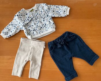 Ensemble sweat et 2 pantalon