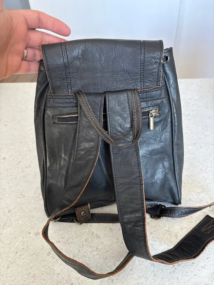 Petit sac à dos pour femme en cuir - photo numéro 3