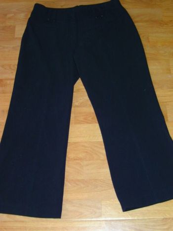 Pantacourt LA MODE EST A VOUS noir taille 40 TBE