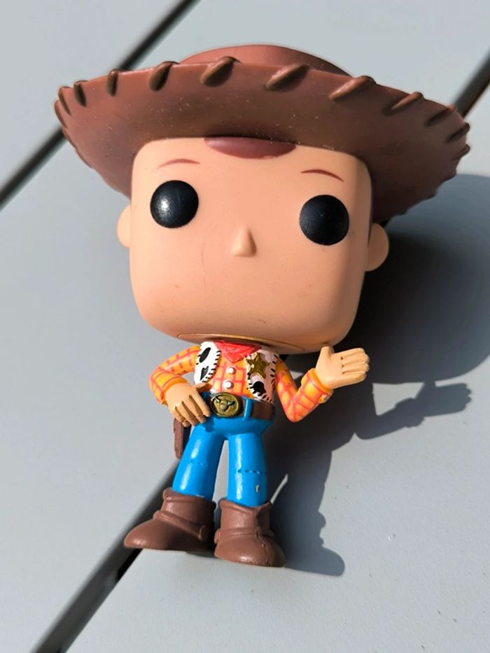 Funko pop Woody Disney Pixar toy’story tbe - photo numéro 2