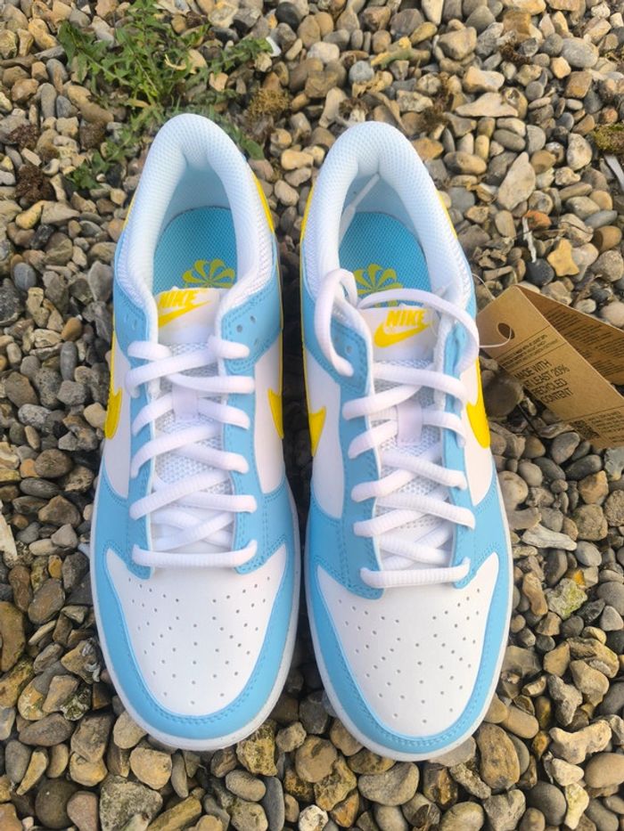 Baskets Nike dunk low next nature hommer Simpson bleu et blanche pointure 39 neuves avec boîte - photo numéro 4