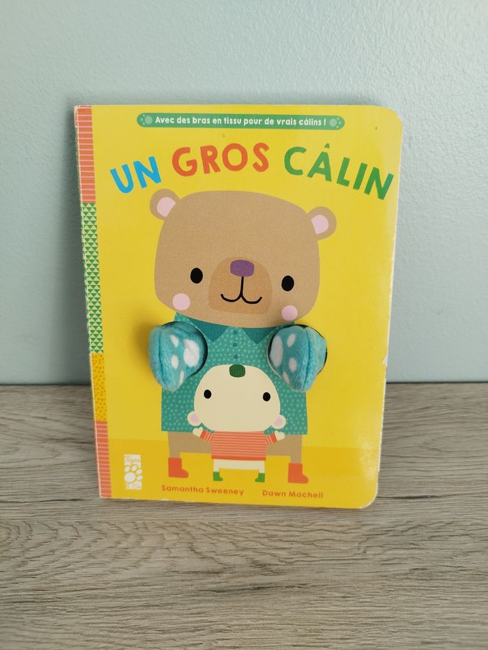 Livre marionnette un gros câlin