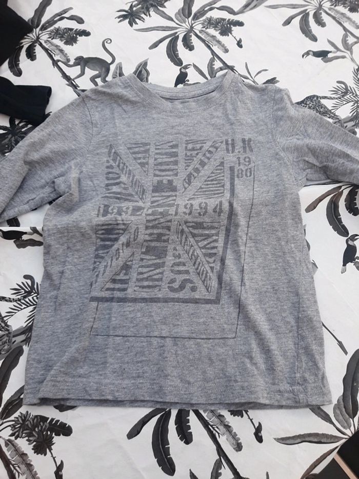 Tee shirt manche longue sous pull