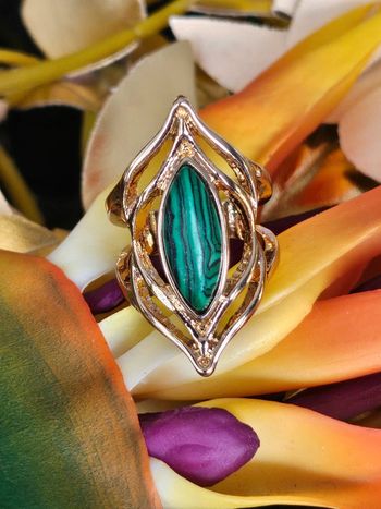 Bague avec sa pierre malachite