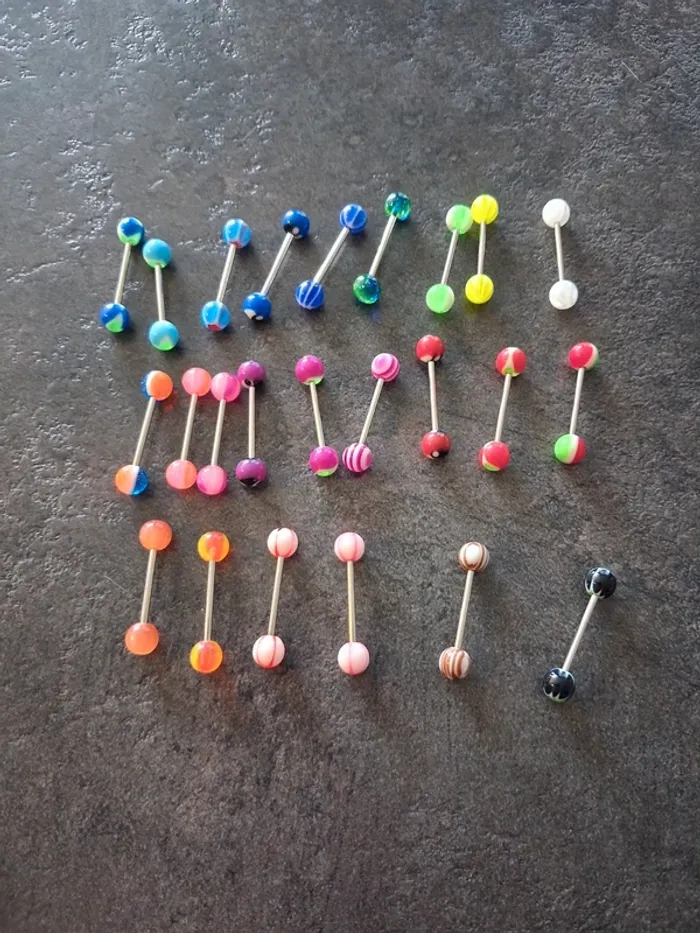 Piercing langue acrylique plusieurs modèles