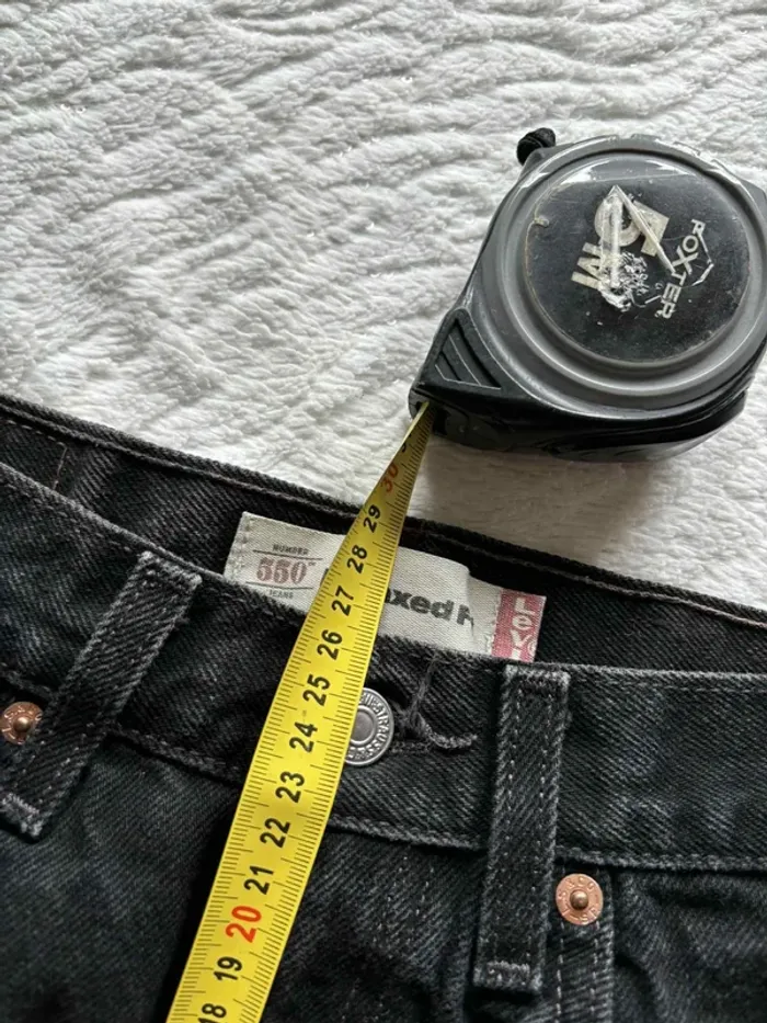 Jean Levi’s femme 550 Relaxed Fit W26 L28 S/36 Gris anthracite noir Mexico US rare y2k 2000s - photo numéro 17