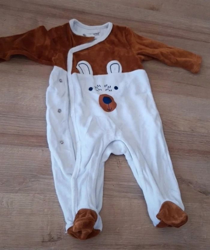 Vend carton vêtement garçon 6 mois - photo numéro 3