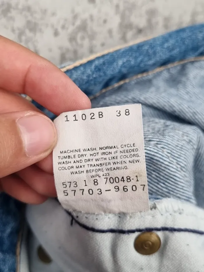 Jean Levi’s bleu – Taille 32 Femme - photo numéro 10
