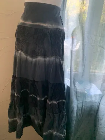 Jupe longue vintage broderie devant taille M 38 bleue