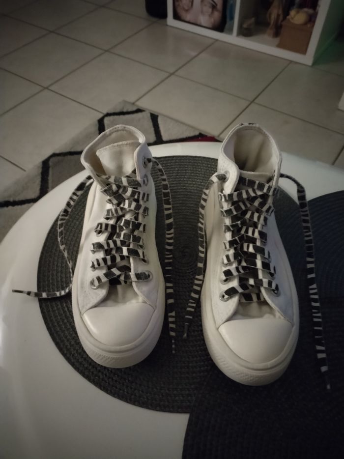 Baskets montantes "Converse Chuck Taylor All Star" en très bon état 👌🏻 - photo numéro 2