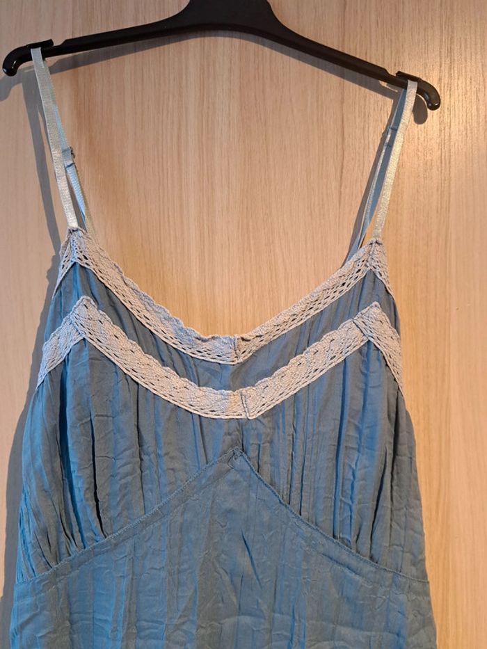 Longue robe bleue (M) - photo numéro 3
