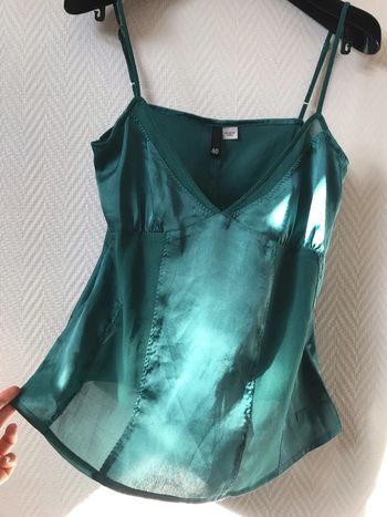 Joli débardeur top style caraco couleur vert