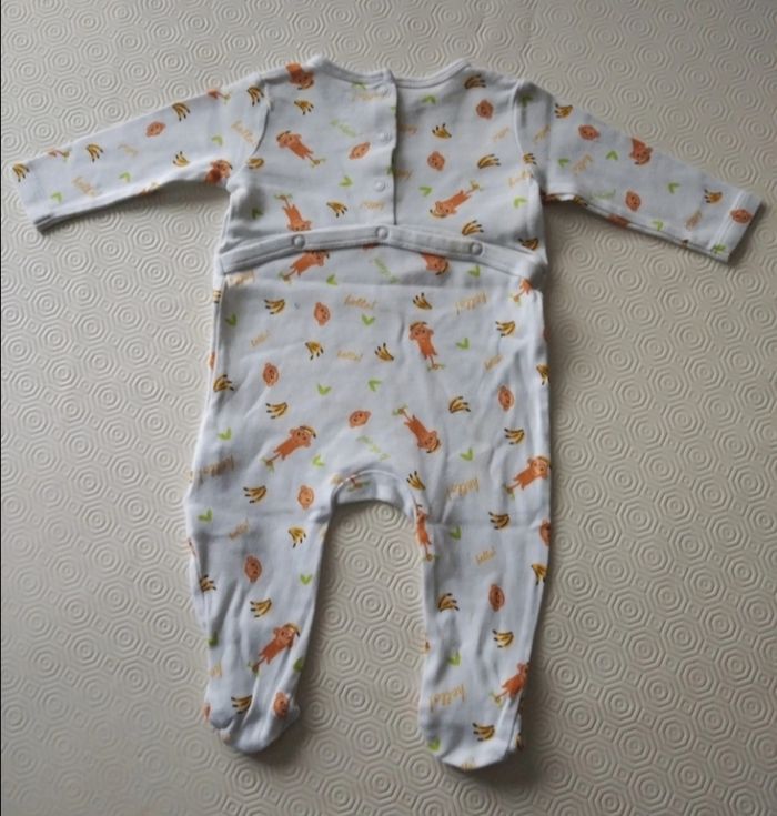 Lot de 4 pyjamas légers taille 6 mois - photo numéro 5