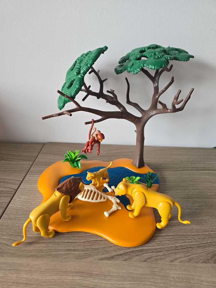 Petit lot de playmobil, les lions dans la savane