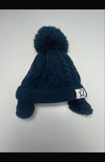 🧶 Bonnet tricot bleu marine avec pompon
