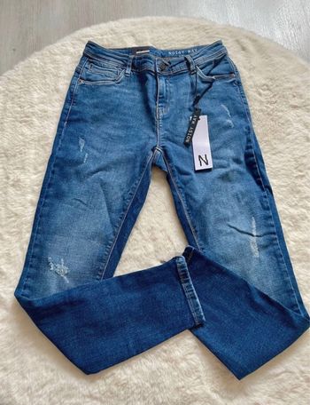 Jean skinny noisy may taille 36 neuf