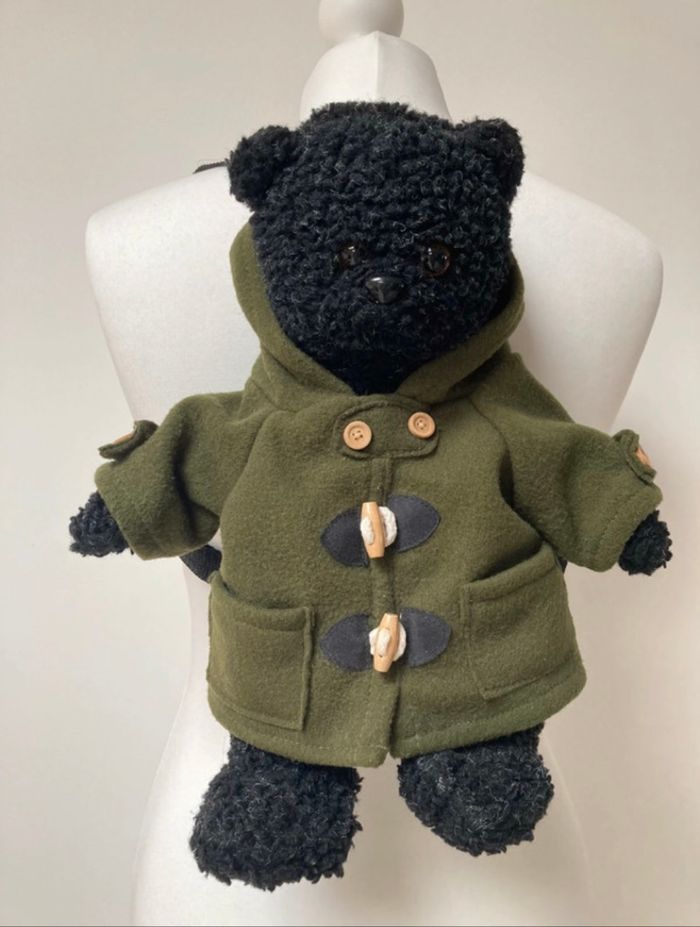 Sac à dos ours en peluche noir et kaki 🧸