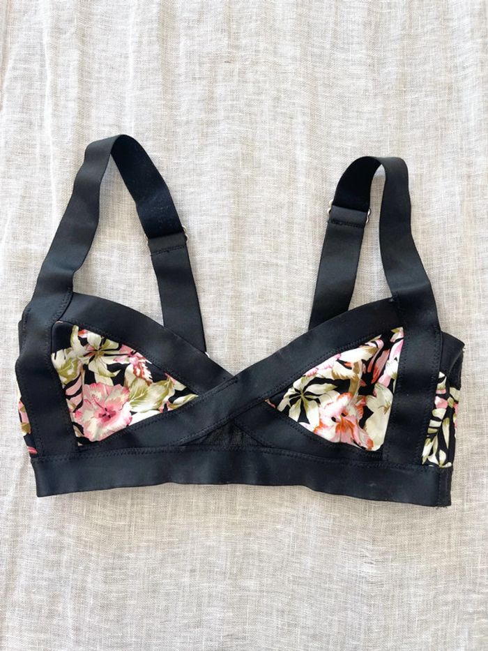 Haut maillot de bain H&M noir et fleurs - photo numéro 3