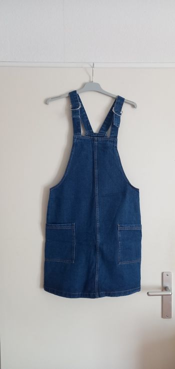 Salopette jupe en jean. 