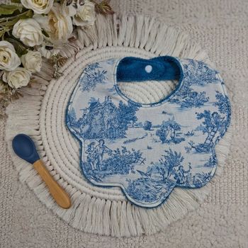 Bavoir forme fleur motif toile de jouy