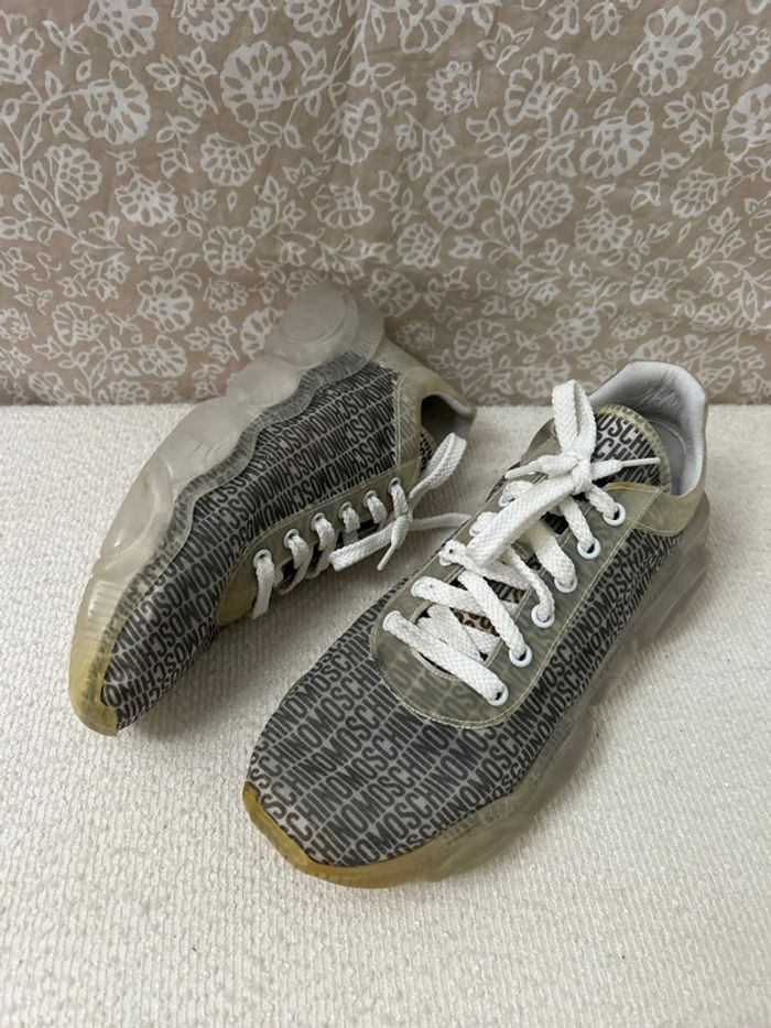 Baskets Moschino pointure 41