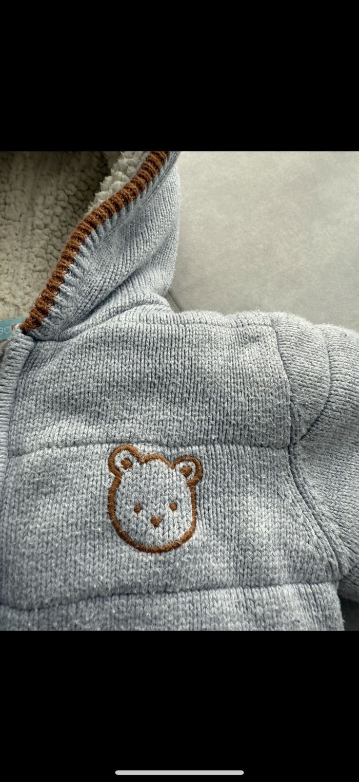 Manteau avec capuche fourré hiver chaud Taille 24 mois - photo numéro 3