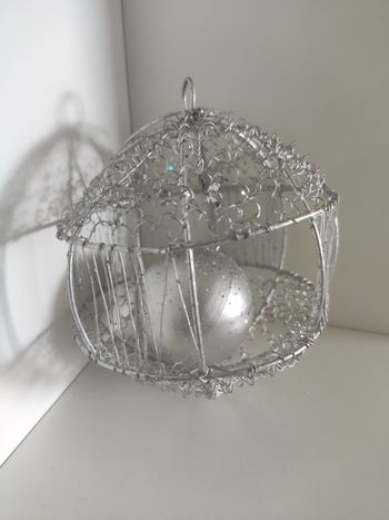 Boule de noël argentée