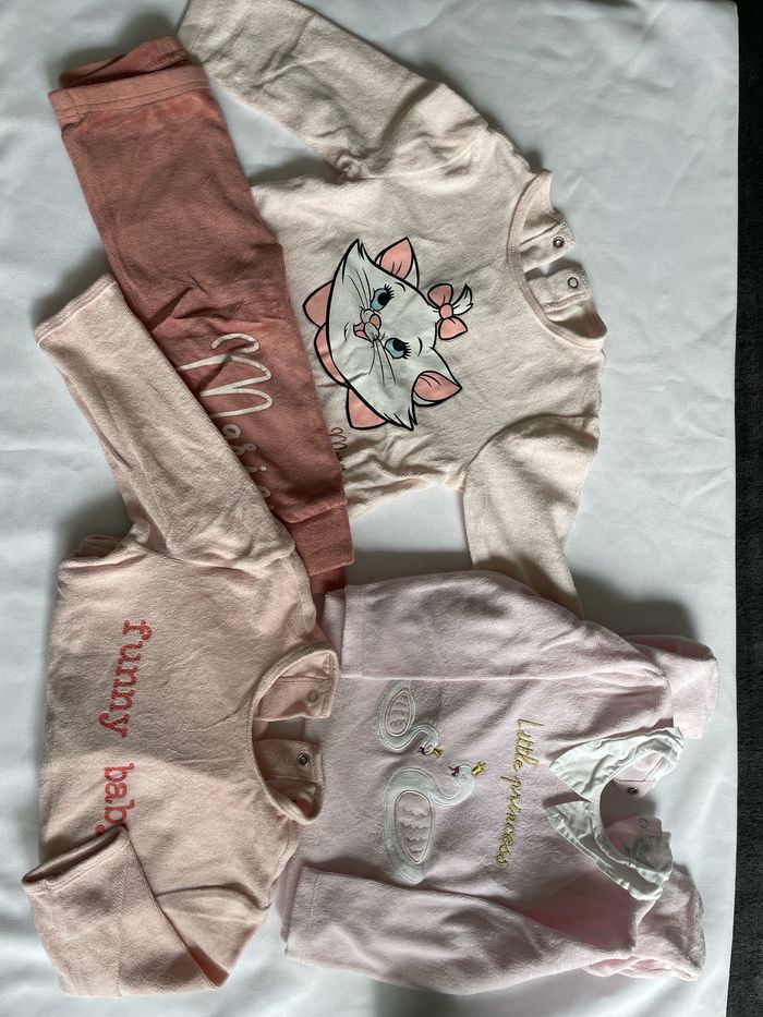 Lot 3 pyjamas